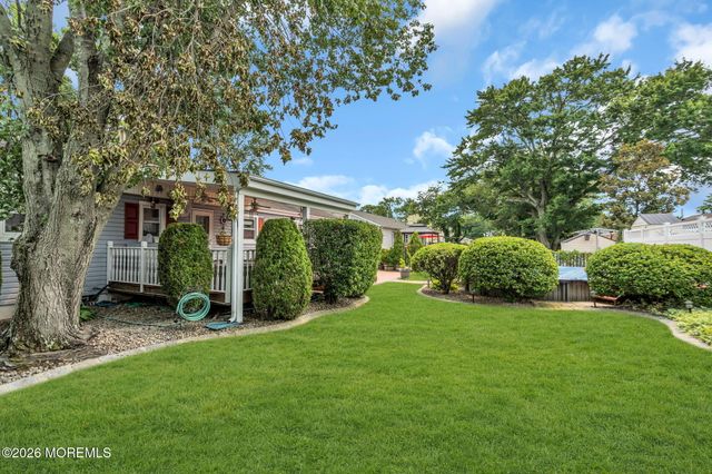 109 Redwood Place E, Brick, NJ 08724