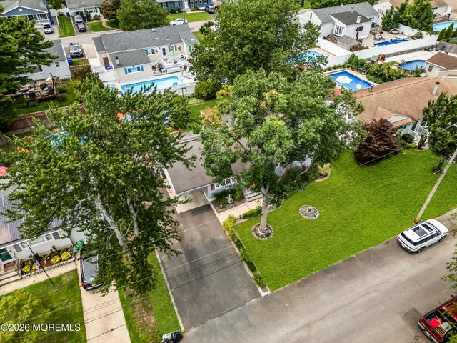 109 Redwood Place E, Brick, NJ 08724