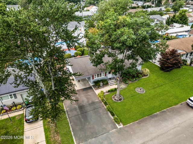 109 Redwood Place E, Brick, NJ 08724