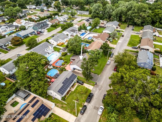 109 Redwood Place E, Brick, NJ 08724