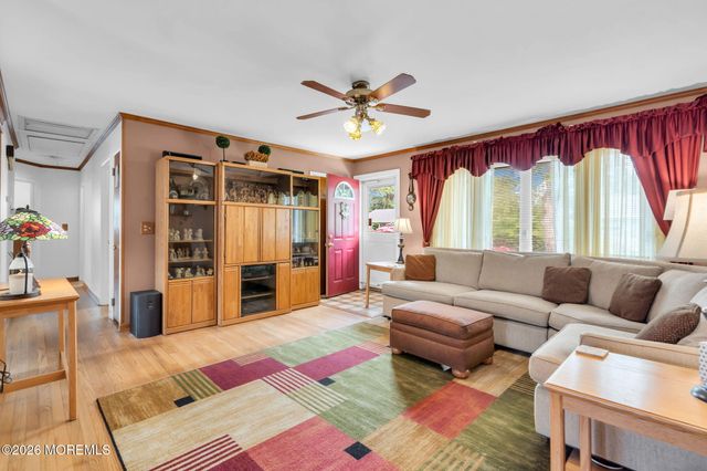 109 Redwood Place E, Brick, NJ 08724