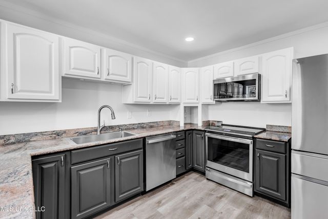 8828 Manoo Place, Diamondhead, MS 39525