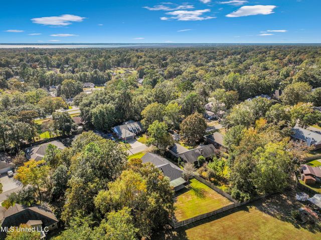 8828 Manoo Place, Diamondhead, MS 39525