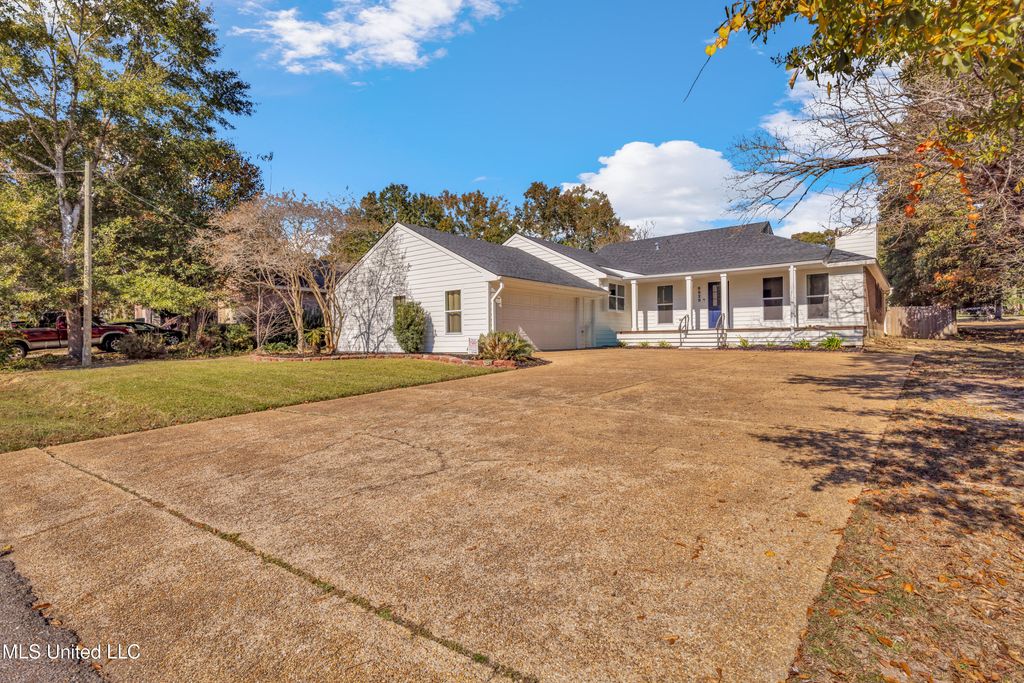 8828 Manoo Place, Diamondhead, MS 39525