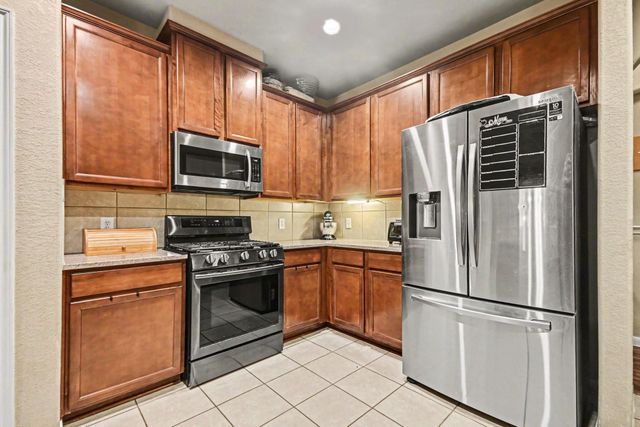4112 S Meridian Greens Drive, Dickinson, TX 77539