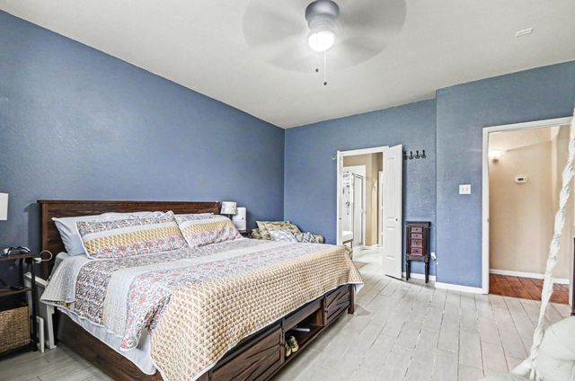 4112 S Meridian Greens Drive, Dickinson, TX 77539