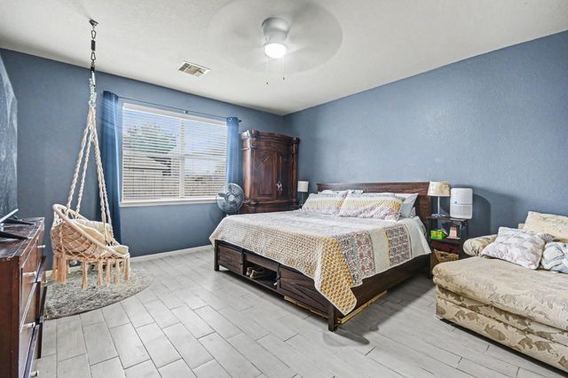 4112 S Meridian Greens Drive, Dickinson, TX 77539
