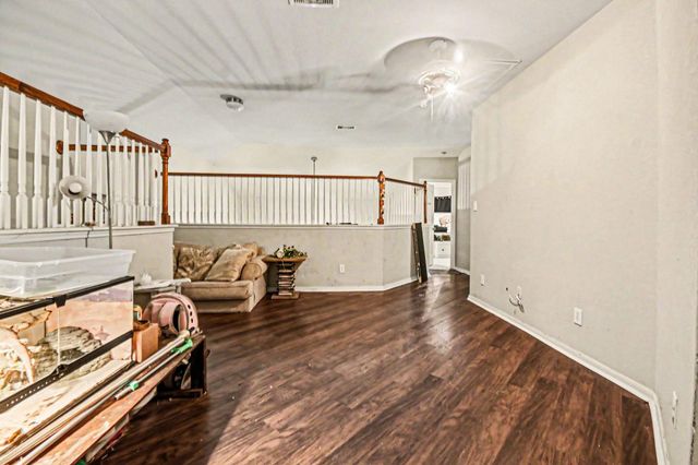 4112 S Meridian Greens Drive, Dickinson, TX 77539