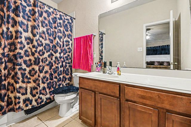 4112 S Meridian Greens Drive, Dickinson, TX 77539
