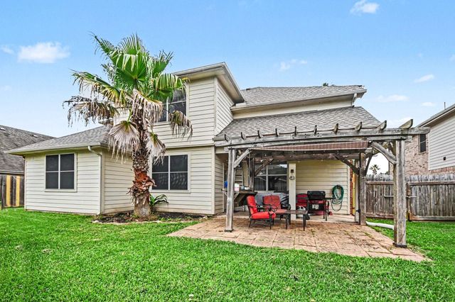 4112 S Meridian Greens Drive, Dickinson, TX 77539