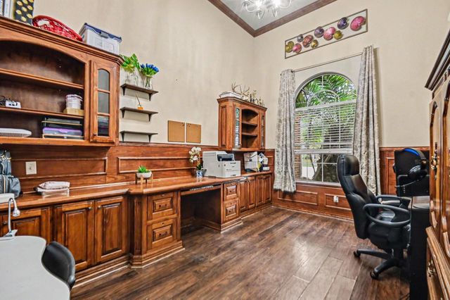 4112 S Meridian Greens Drive, Dickinson, TX 77539