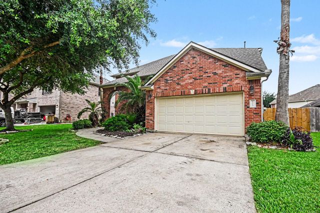 4112 S Meridian Greens Drive, Dickinson, TX 77539