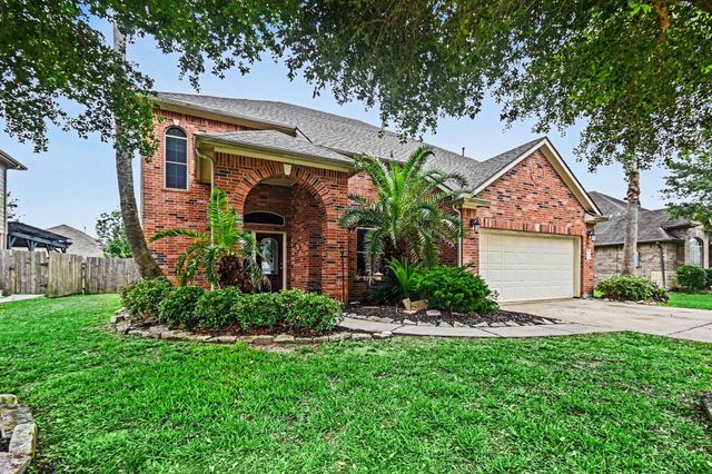 4112 S Meridian Greens Drive, Dickinson, TX 77539