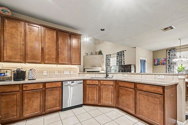 4112 S Meridian Greens Drive, Dickinson, TX 77539