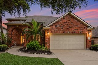 4112 S Meridian Greens Drive, Dickinson, TX 77539