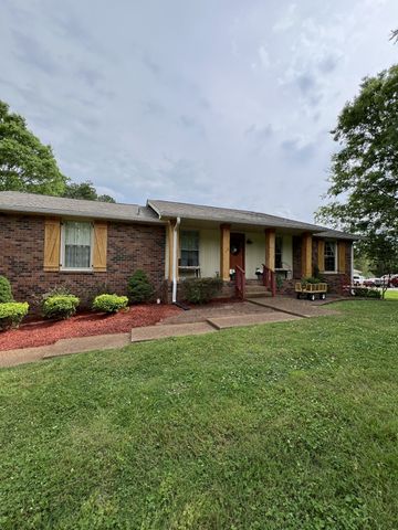 1009 Woodmont Dr, Gallatin, TN 37066