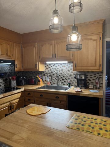 1009 Woodmont Dr, Gallatin, TN 37066