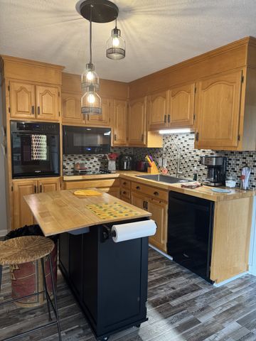 1009 Woodmont Dr, Gallatin, TN 37066