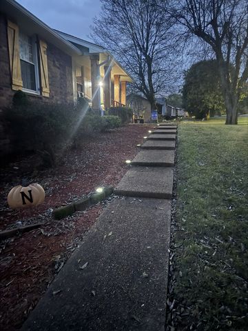 1009 Woodmont Dr, Gallatin, TN 37066