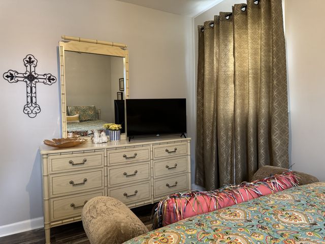 1009 Woodmont Dr, Gallatin, TN 37066