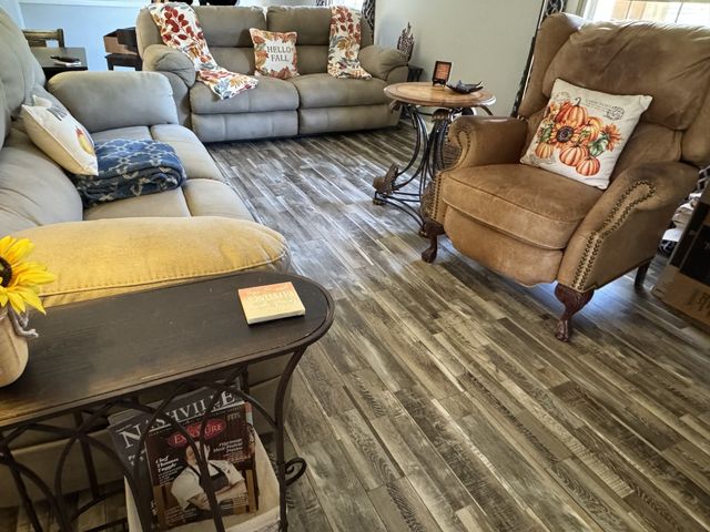 1009 Woodmont Dr, Gallatin, TN 37066