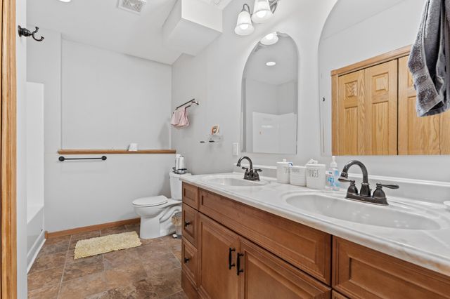 209 Luella Place NE, Stewartville, MN 55976