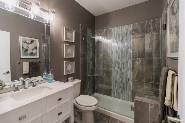 1900 Victoria Road S C, Mendota Heights, MN 55118