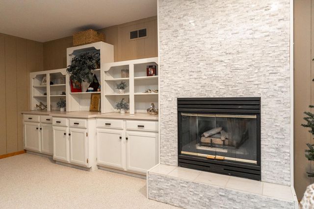 1900 Victoria Road S C, Mendota Heights, MN 55118