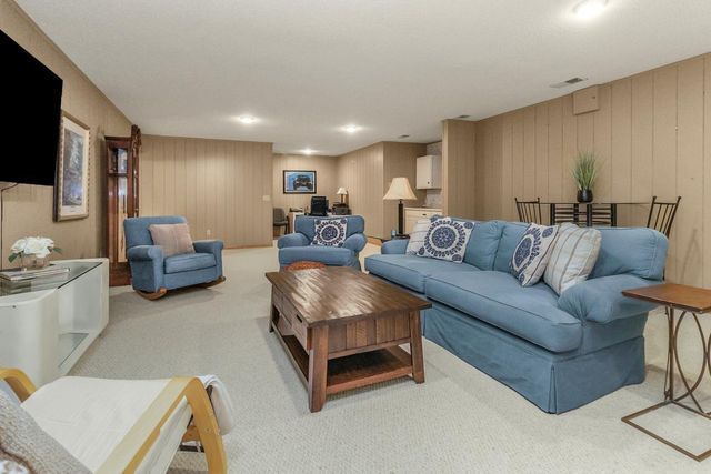 1900 Victoria Road S C, Mendota Heights, MN 55118