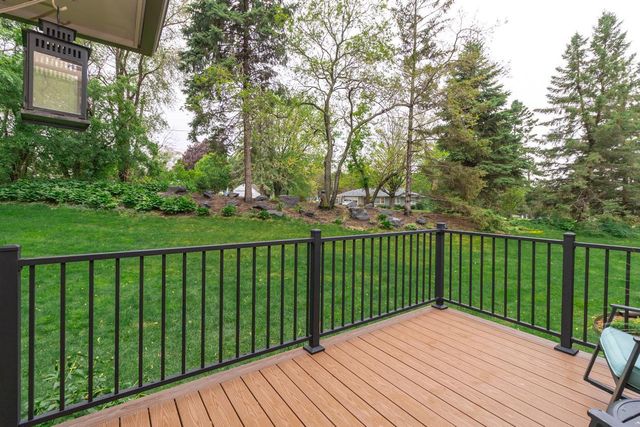1900 Victoria Road S C, Mendota Heights, MN 55118