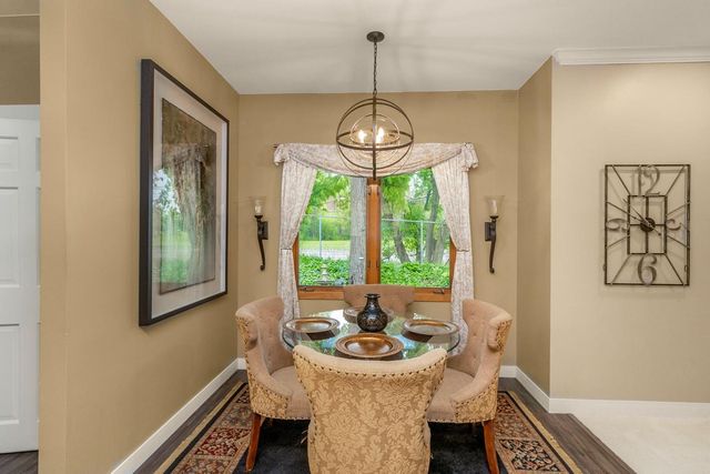 1900 Victoria Road S C, Mendota Heights, MN 55118