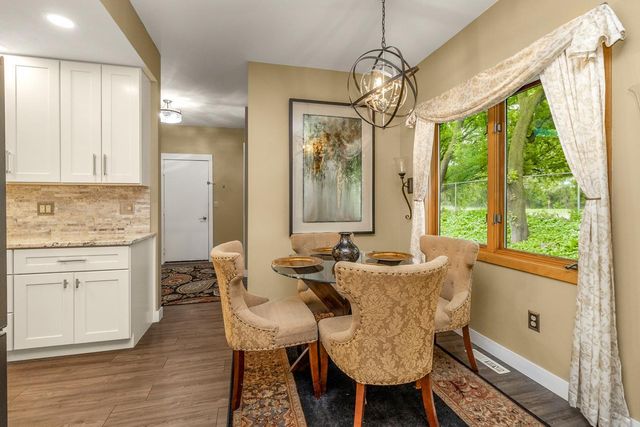 1900 Victoria Road S C, Mendota Heights, MN 55118