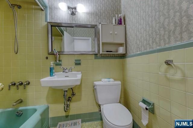 230 Pinelynn Road, Glen Rock, NJ 07452