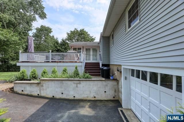 230 Pinelynn Road, Glen Rock, NJ 07452