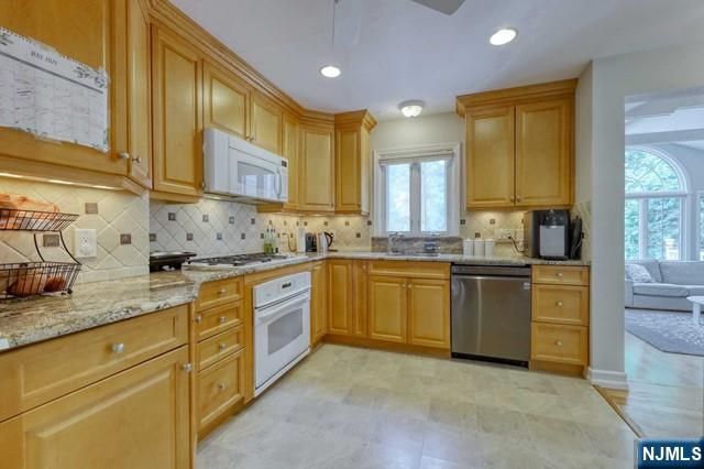 230 Pinelynn Road, Glen Rock, NJ 07452