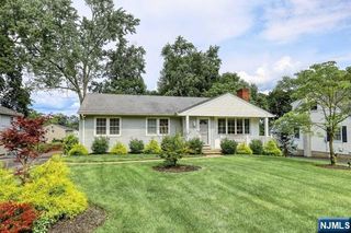 230 Pinelynn Road, Glen Rock, NJ 07452
