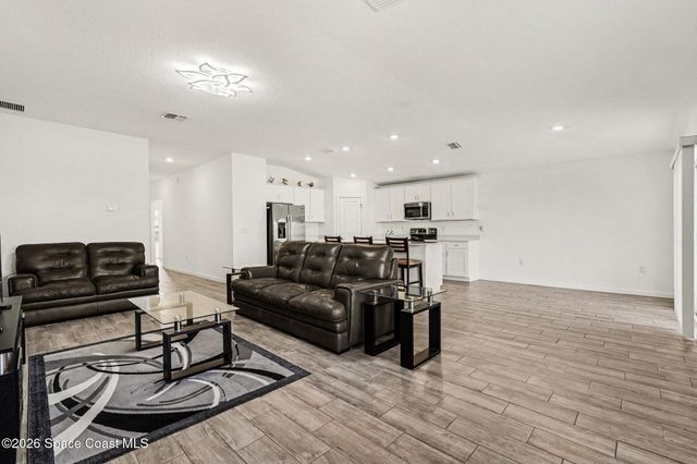 906 Dockside Drive SW, Palm Bay, FL 32908