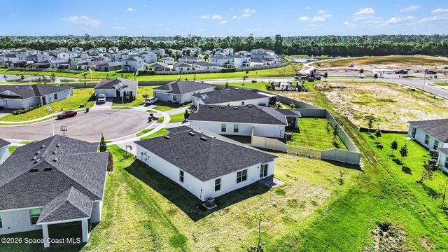 906 Dockside Drive SW, Palm Bay, FL 32908