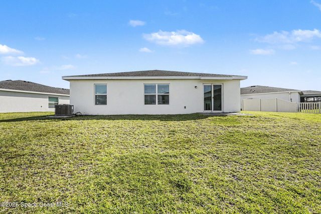 906 Dockside Drive SW, Palm Bay, FL 32908