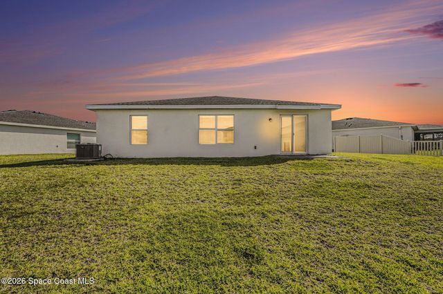 906 Dockside Drive SW, Palm Bay, FL 32908