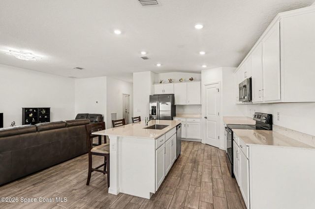 906 Dockside Drive SW, Palm Bay, FL 32908