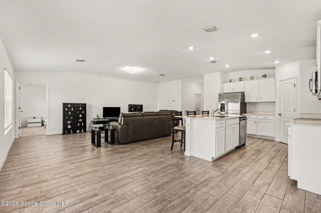 906 Dockside Drive SW, Palm Bay, FL 32908