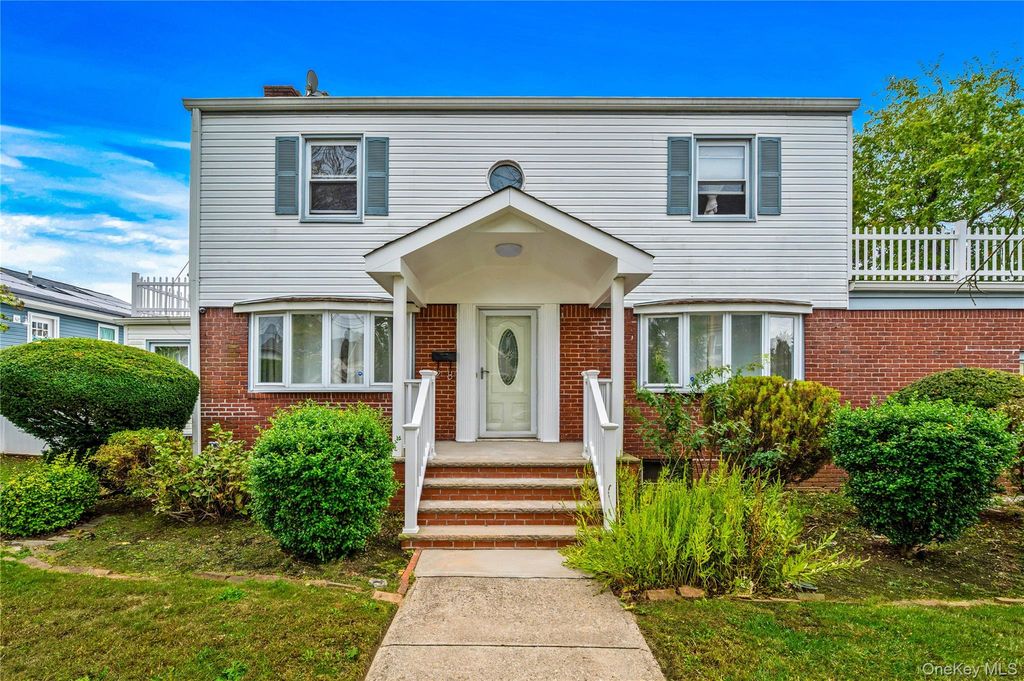 28 Elizabeth Avenue, Hempstead, NY 11550