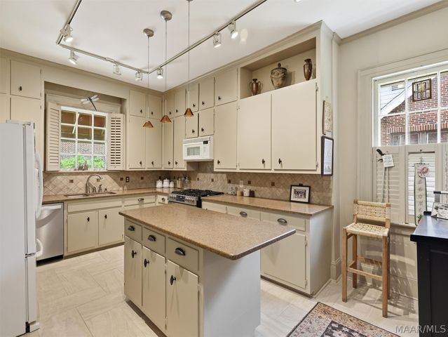 820 E Fairview Avenue, Montgomery, AL 36106