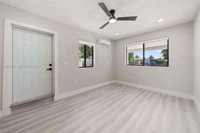 1944 NE 2nd Avenue, Pompano Beach, FL 33060