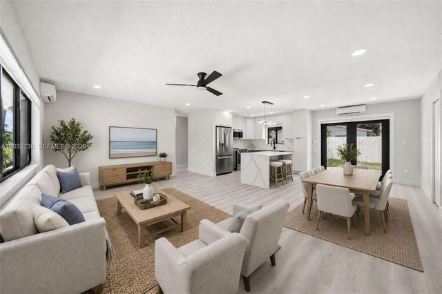 1944 NE 2nd Avenue, Pompano Beach, FL 33060