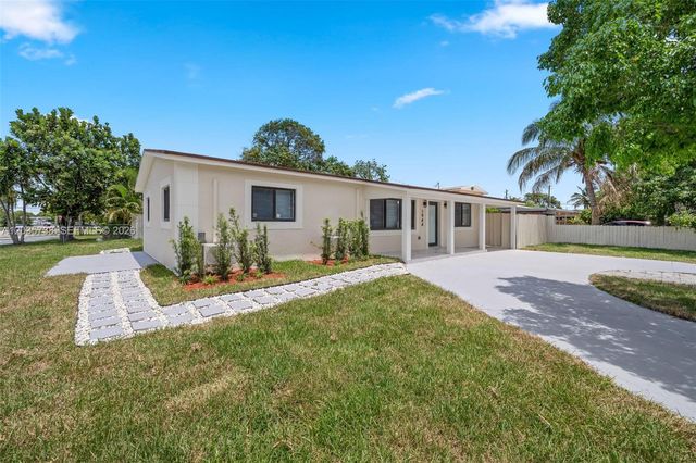 1944 NE 2nd Avenue, Pompano Beach, FL 33060