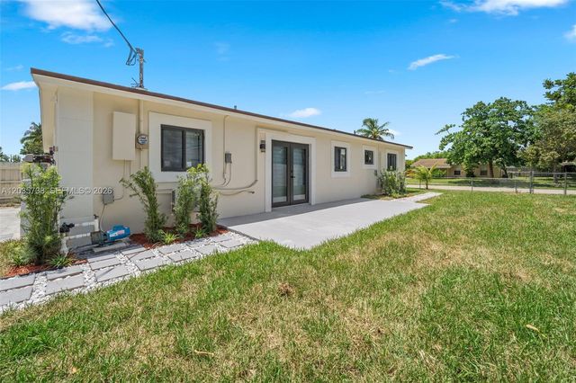 1944 NE 2nd Avenue, Pompano Beach, FL 33060