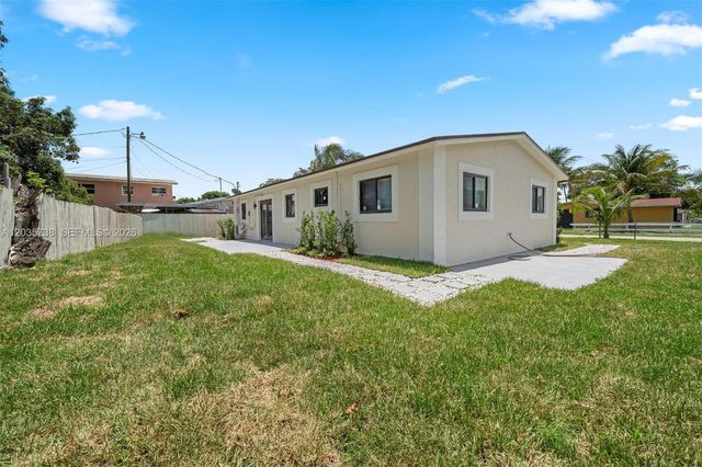 1944 NE 2nd Avenue, Pompano Beach, FL 33060