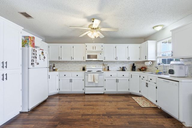 319 lamplighter Drive, Benton, AR 72015